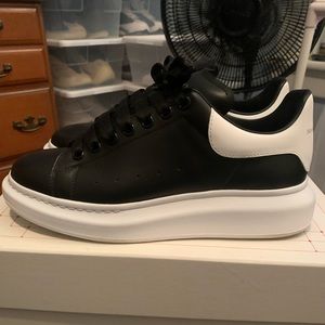 ALEXANDER MCQUEEN Oversized Sneaker